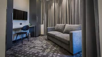 Premium Room | In-room safe, desk, blackout drapes, soundproofing