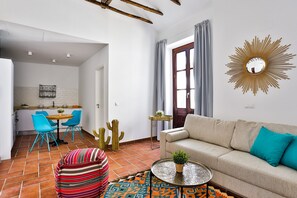 复式房 (Sinagoga) | 客厅 | 平板电视