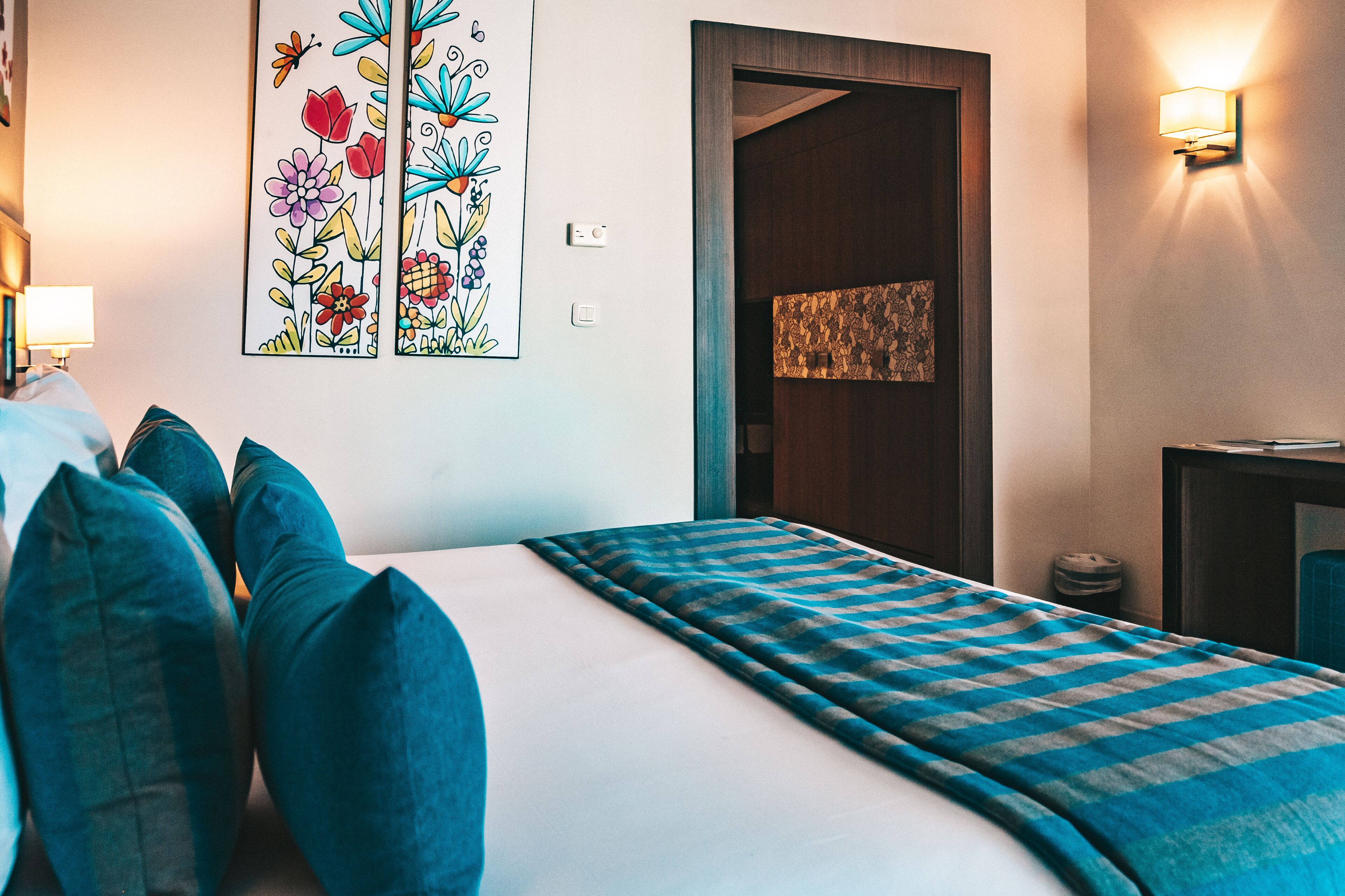 Standard-Dreibettzimmer | Allergikerbettwaren, Pillowtop-Betten, individuell dekoriert