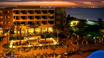 Façade de lâhĂ©bergement - soirĂ©e/nuit