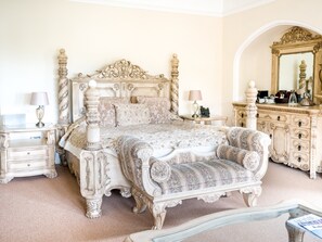 Iron/ironing board, free WiFi, bed sheets - Berwick Lodge (Bristol)