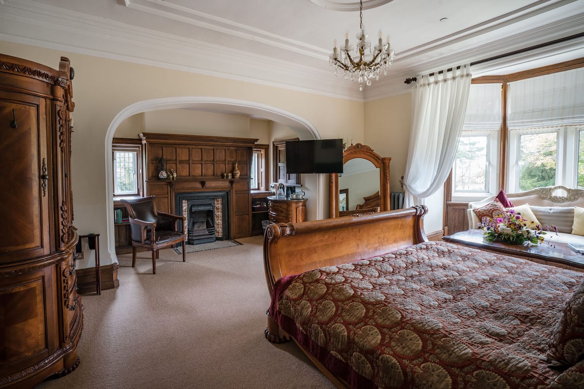 Deluxe Suite (Phrygia) | Iron/ironing board, free WiFi, bed sheets