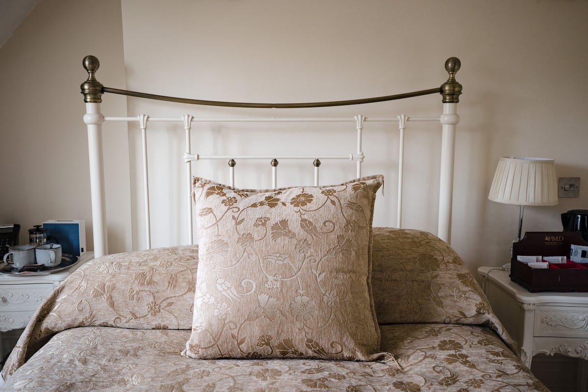 Classic Double Room, Bathtub (Galatia) | Iron/ironing board, free WiFi, bed sheets