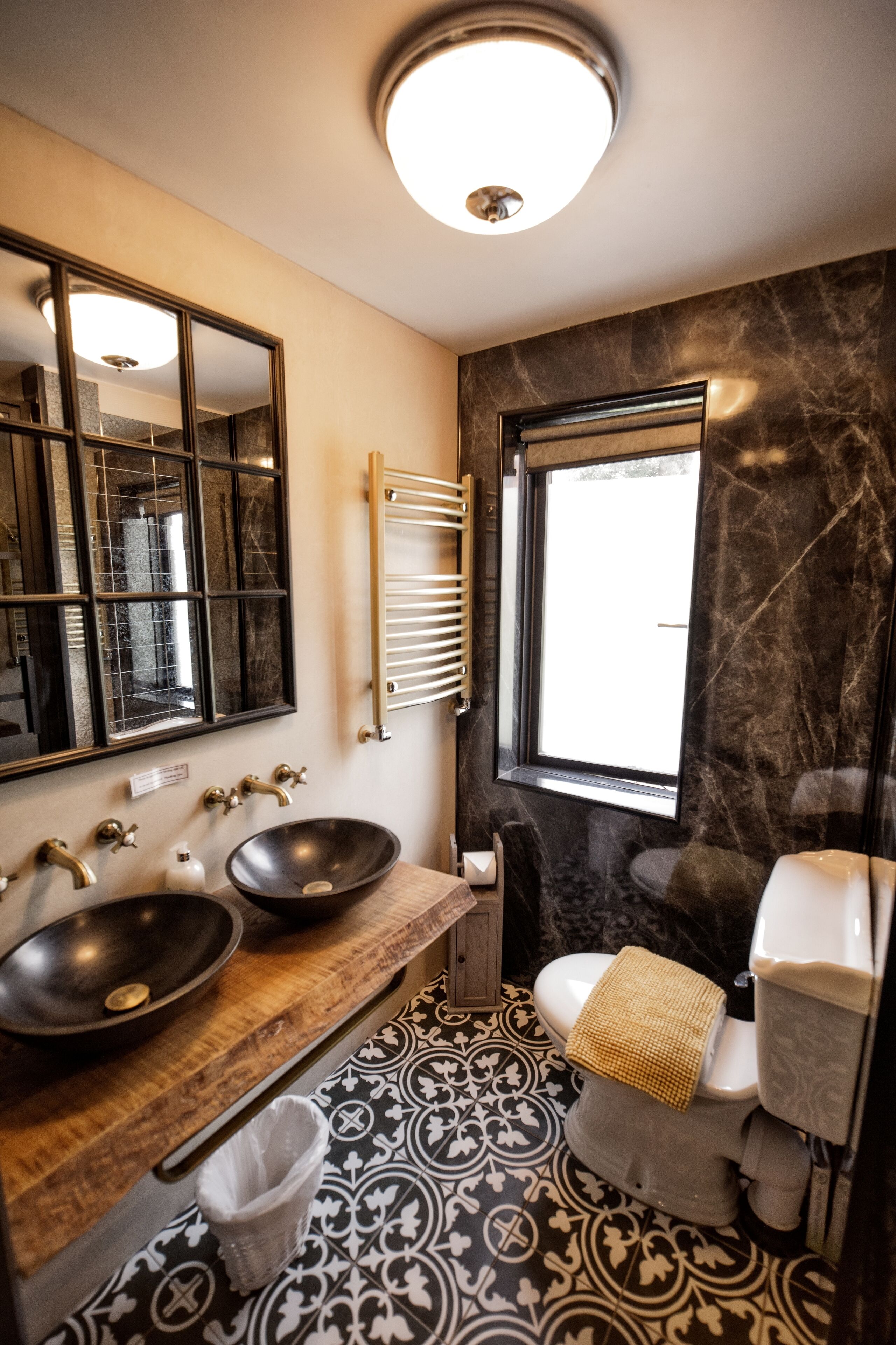 Superior Double or Twin Room (King) | Bathroom | Shower, hair dryer