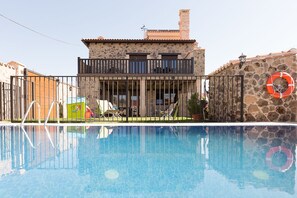 Outdoor pool - Encantos de Monfragüe (Malpartida de Plasencia)