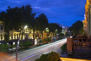 Balcony view - Opera Rooms&Hostel (Tbilisi)