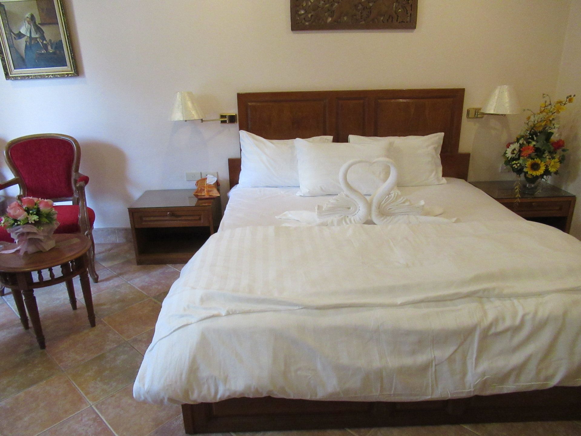 luxury room | minibar, in-room safe, desk, free wifi