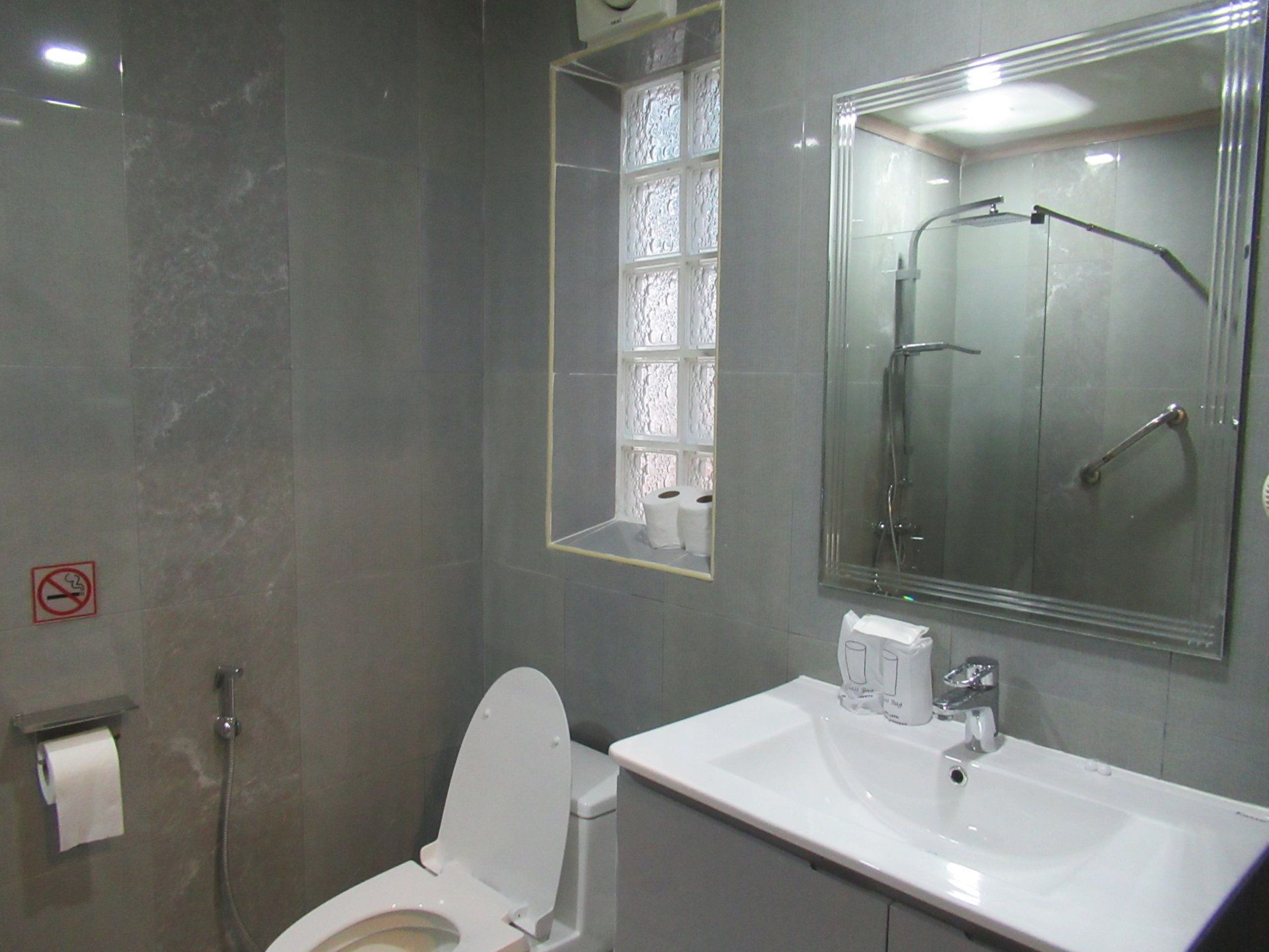 luxury room | bathroom sink