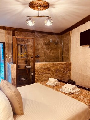Economy Room | Bathroom