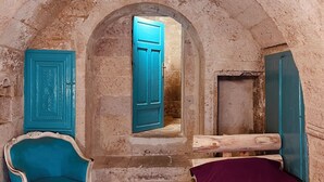 Unclassified image, 4 of 70, button - Roca Cappadocia (Ürgüp)