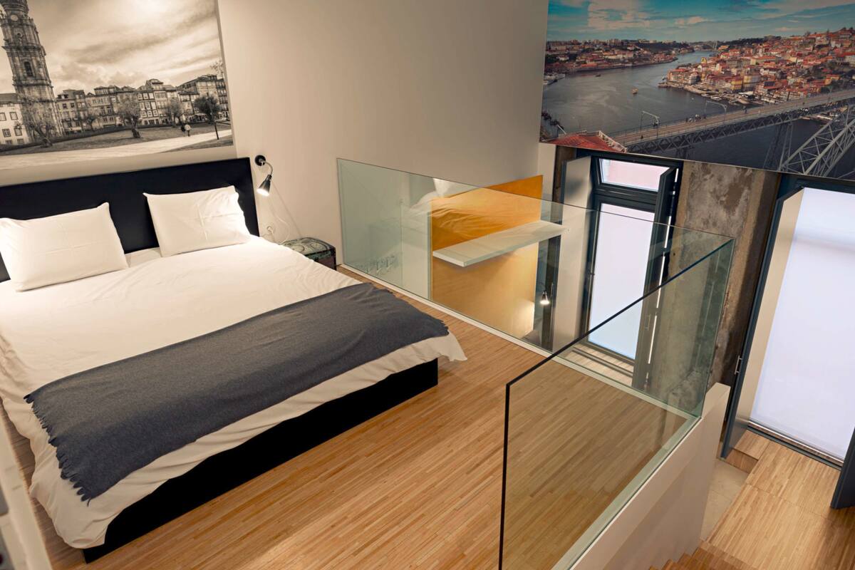 Design Duplex, Multiple Beds, Kitchen, Mezzanine | Premium bedding, laptop workspace, soundproofing