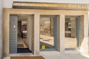 Property entrance - Cathedral Design Apartments (Porto)