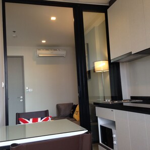 1 bedroom, in-room safe, desk, blackout drapes
