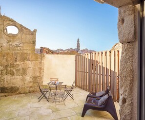 Studio Romantique, plusieurs lits, terrasse, vue ville (Tram) | Vue sur la ville