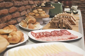 Petit déjeuner buffet