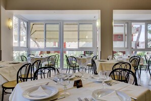 Dining - Christian Hotel (Riccione)
