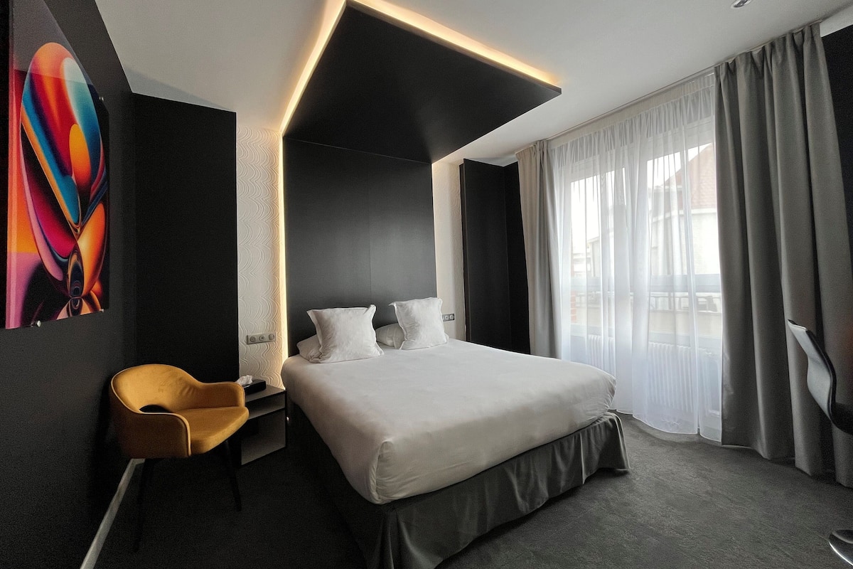 Camera doppia | Biancheria da letto di alta qualità, minibar, una cassaforte in camera