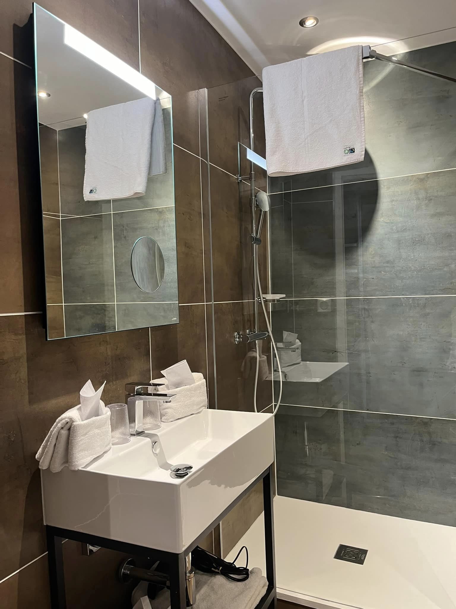 comfort triple room | 1 bedroom, premium bedding, minibar, in-room safe