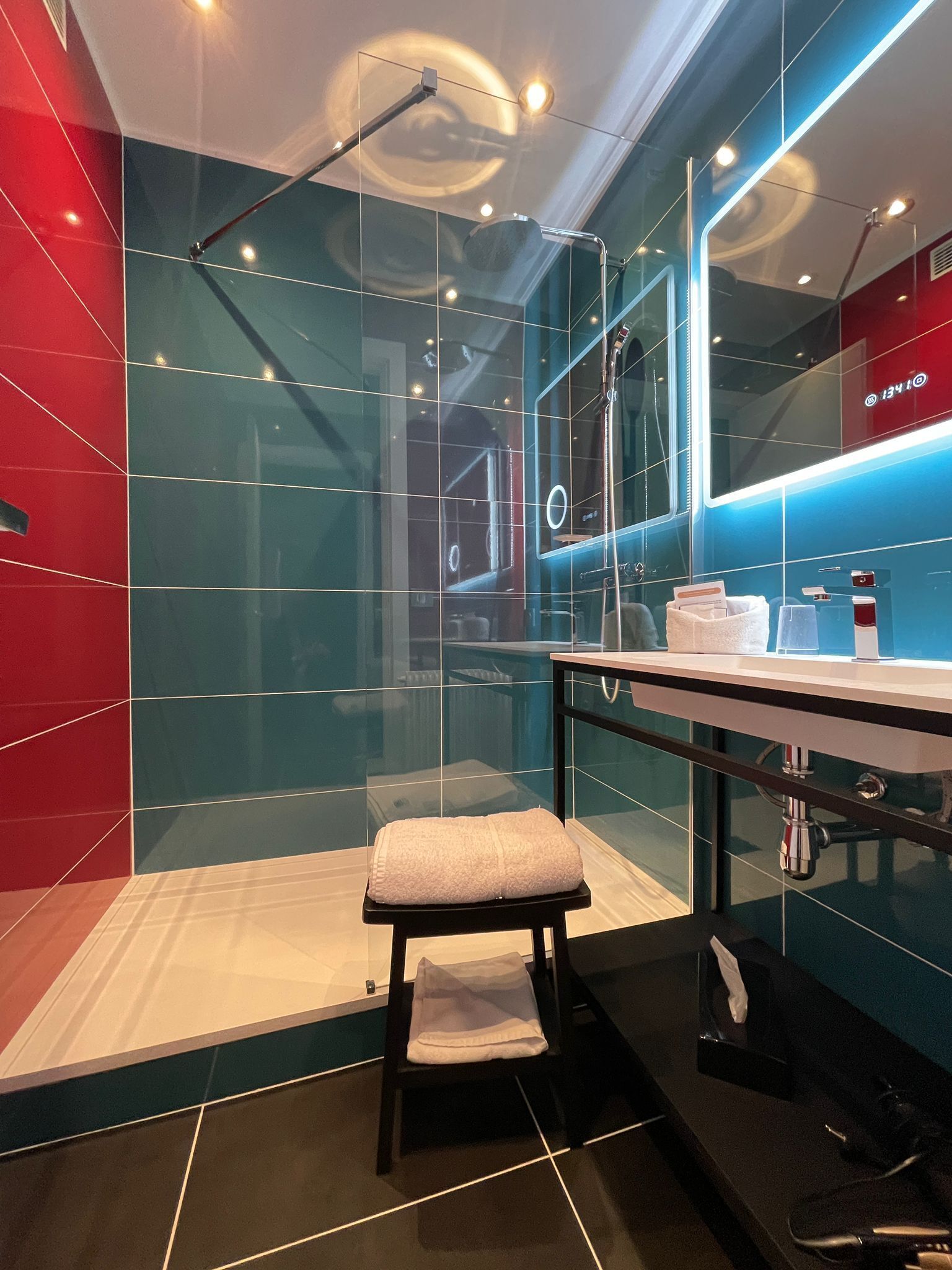 double room | 1 bedroom, premium bedding, minibar, in-room safe