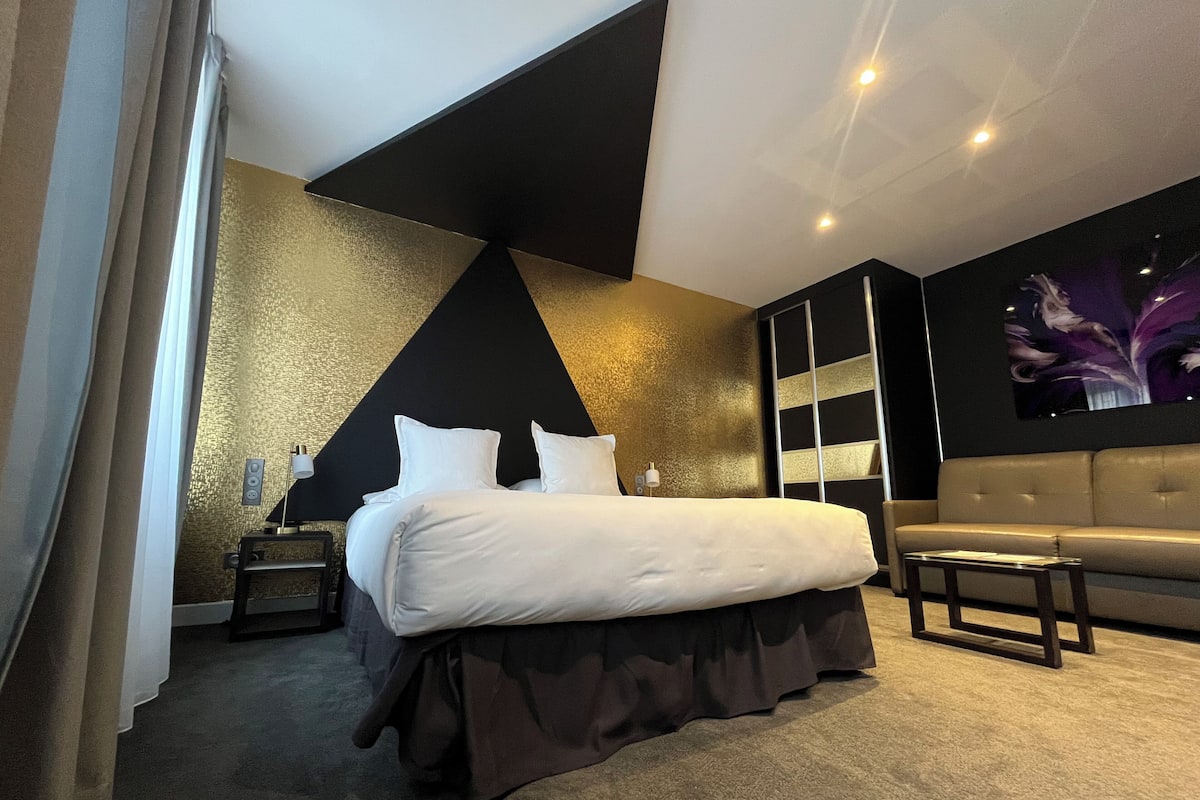 Tripla Comfort | Biancheria da letto di alta qualità, minibar, una cassaforte in camera