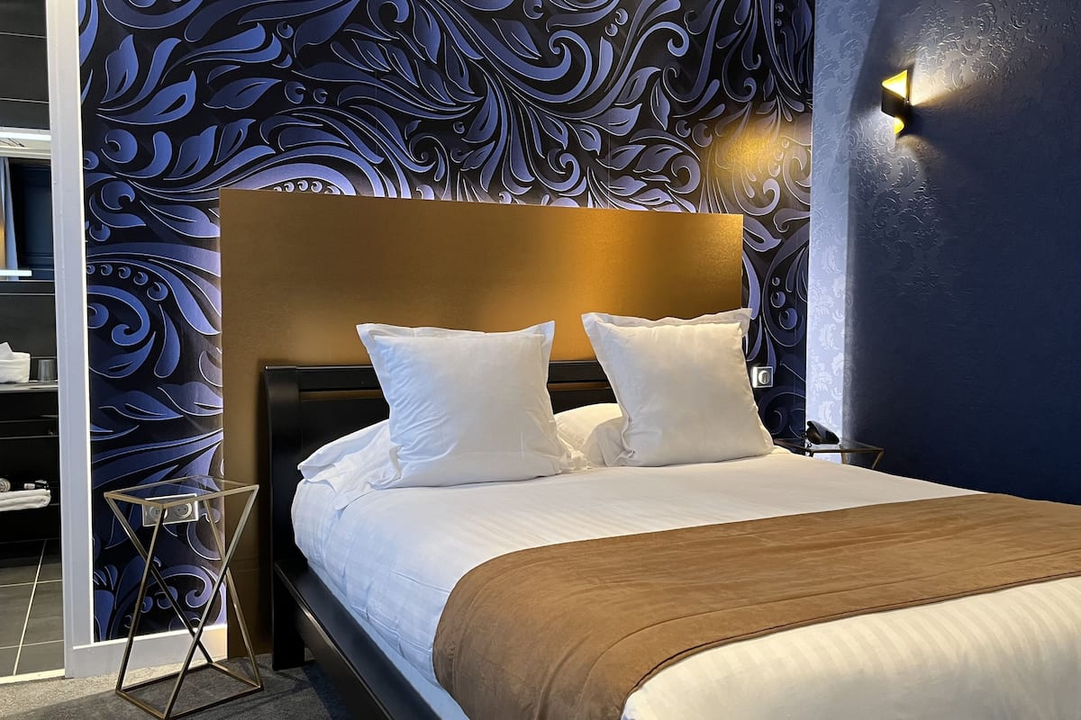 comfort room, harbour view | 1 bedroom, premium bedding, minibar, in-room safe