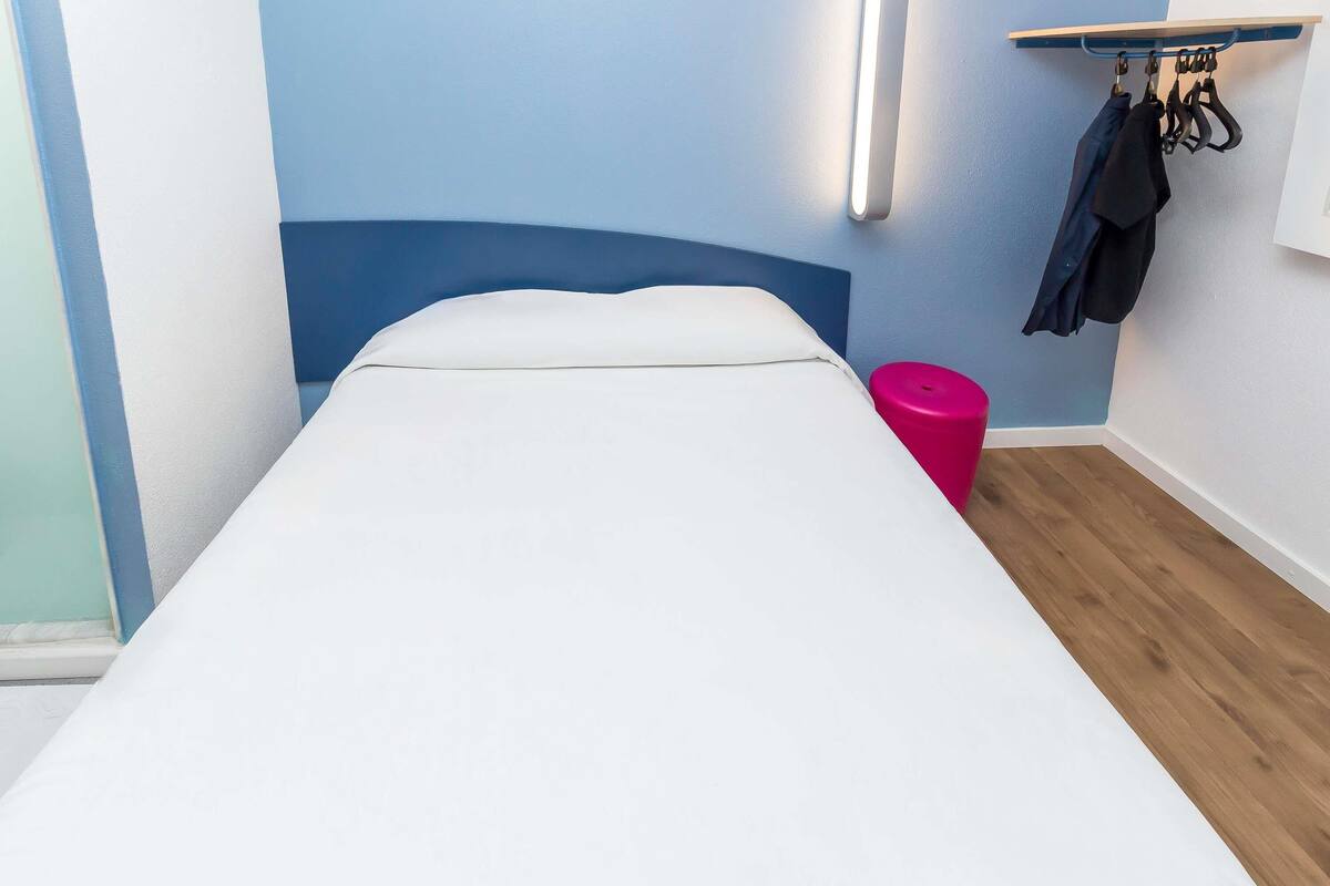 Bureau, Wi-Fi gratuit, draps fournis