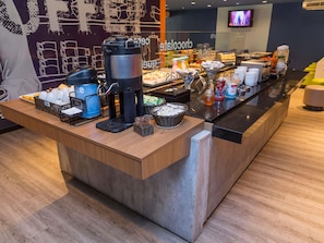 Petit déjeuner continental (42.00 BRL par personne)