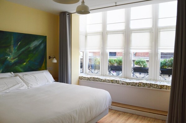 Premium bedding, minibar, in-room safe, desk