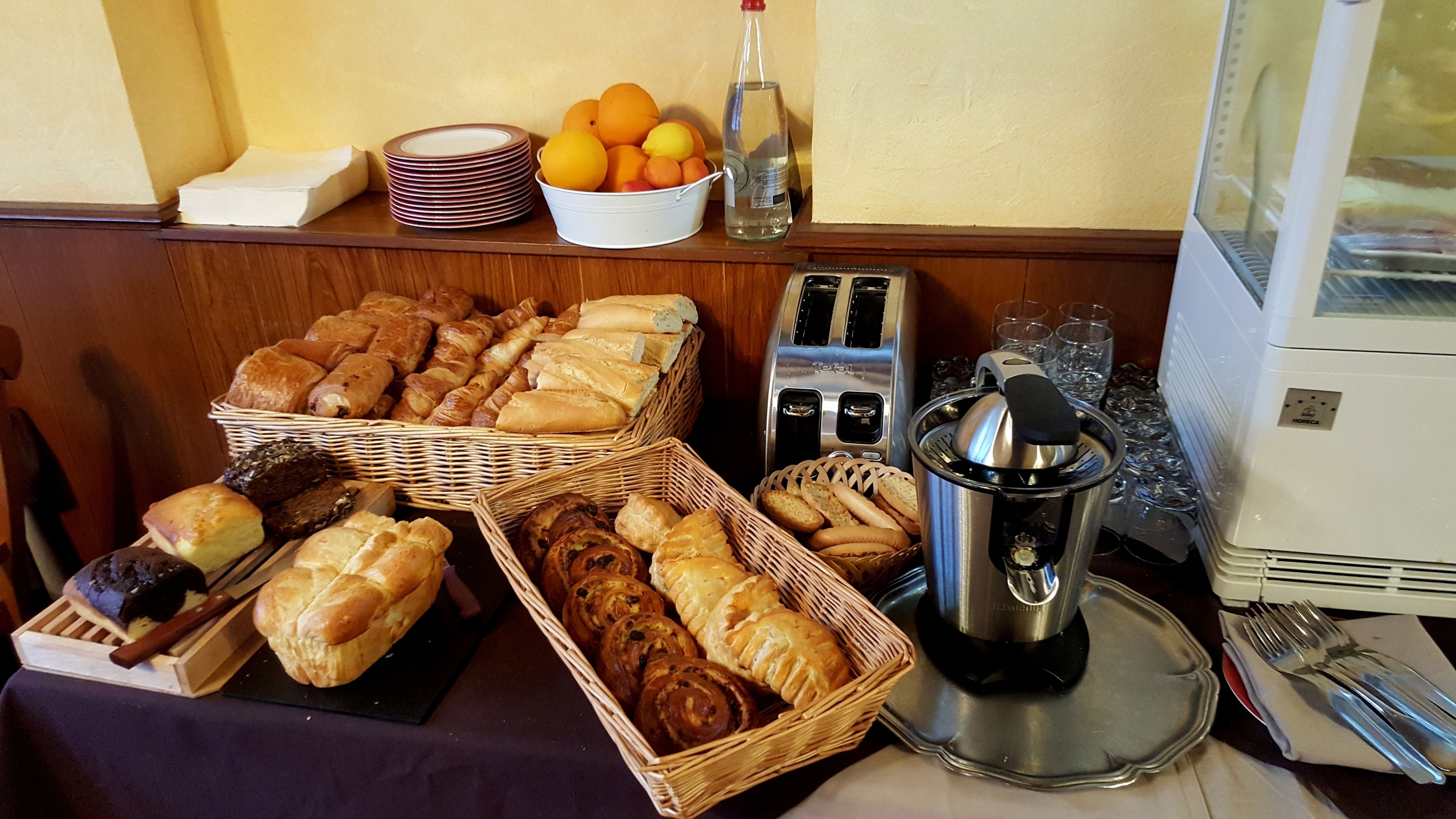 daily buffet breakfast (eur 11.00 per person)