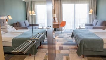 Minibar, Zimmersafe, Schreibtisch, kostenlose Babybetten