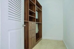 Apartment, 2 Queen-Betten, Poolzugang, Bergblick | Ausblick vom Zimmer