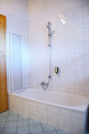 Bathroom - Haus Carina- Absolute Active Resort (Kirchberg in Tirol)