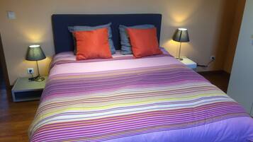 Bureau, chambres insonorisées, lits pliants/supplémentaires