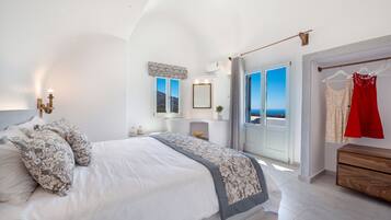Villa, 2 Bedrooms | 2 bedrooms, in-room safe, desk, soundproofing