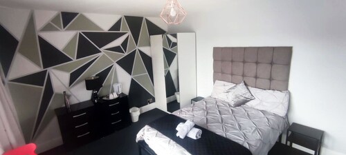 Old Trafford Guest House