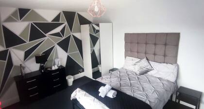 Old Trafford Guest House