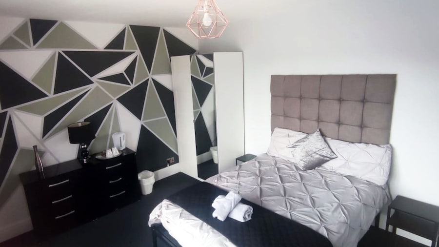 Old Trafford Guest House