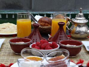 Free daily continental breakfast - Riad le Jardin Des Sens (Marrakech)