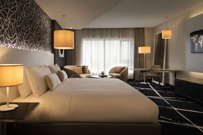 Minibar, in-room safe, laptop workspace, soundproofing - Radisson Blu Lagos Ikeja Hotel (Lagos)
