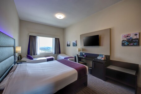 Premier Inn Dubai Ibn Battuta Mall - Image 40