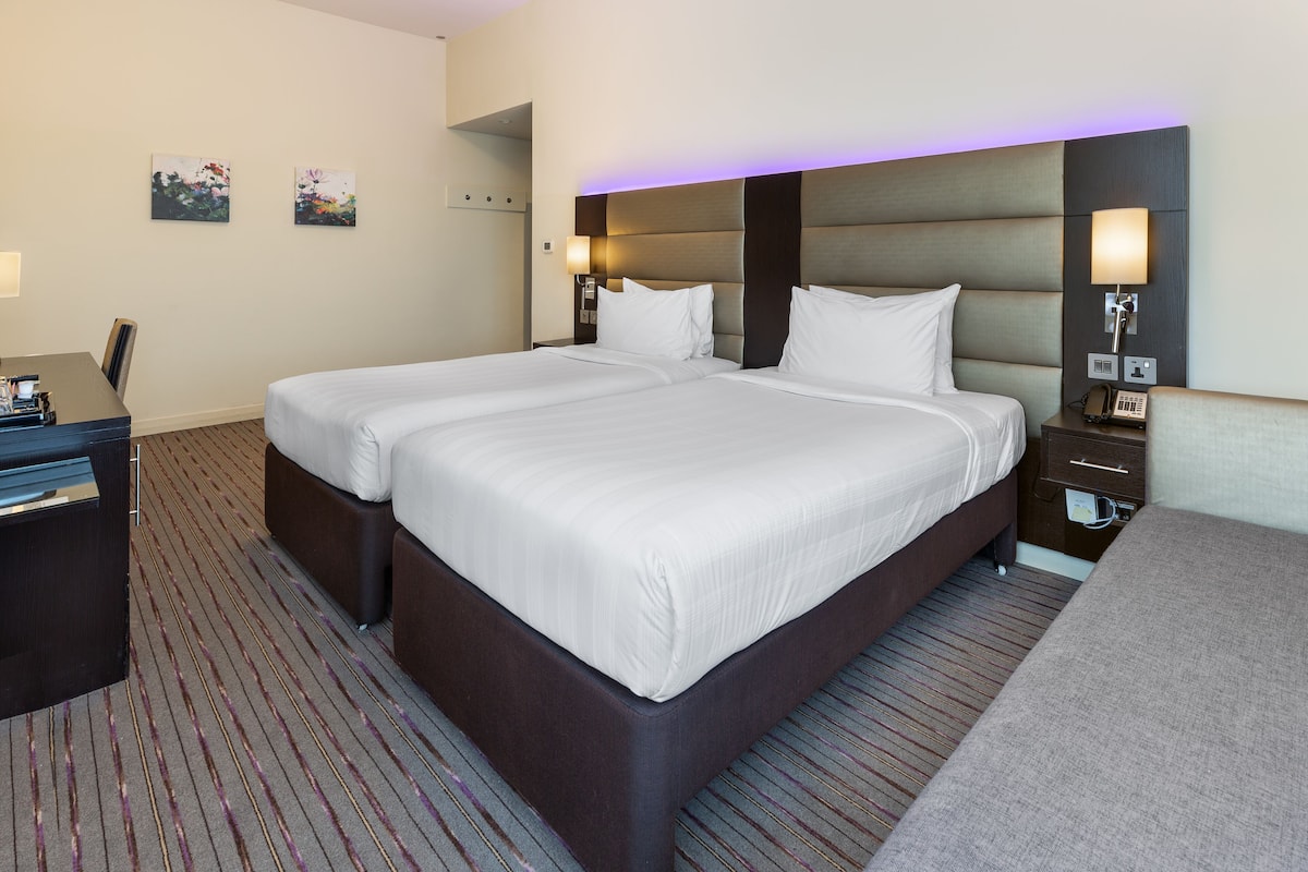 Premium bedding, minibar, in-room safe, desk