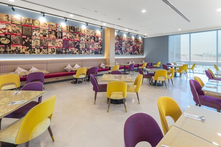 Premier Inn Dubai Ibn Battuta Mall - Image 45