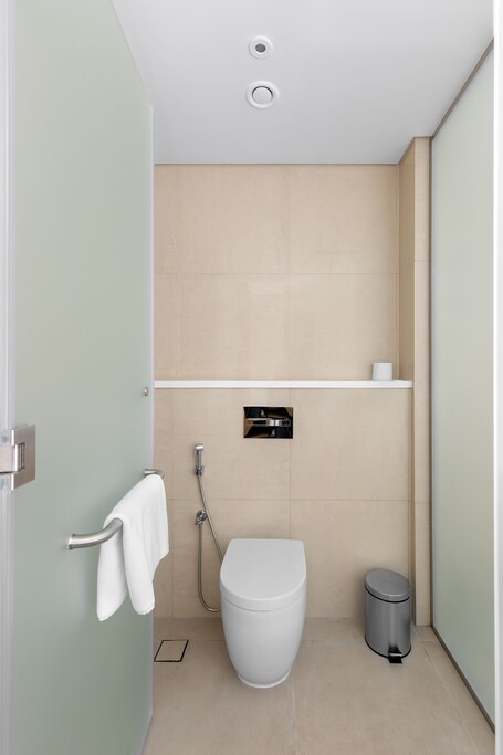 Premier Inn Dubai Ibn Battuta Mall - Image 49