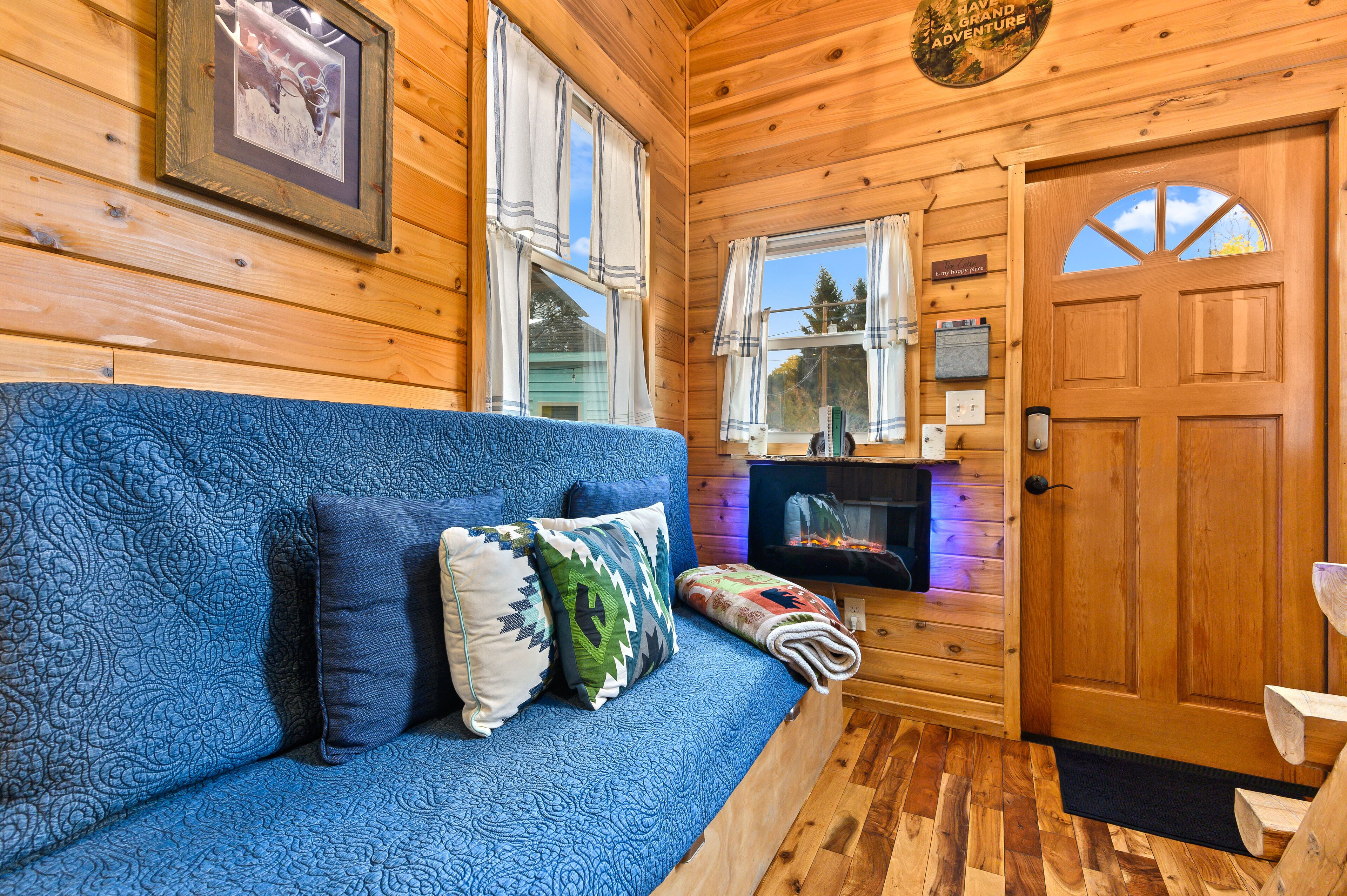 cabin - tiny house | 1 bedroom, egyptian cotton sheets, premium bedding, memory-foam beds