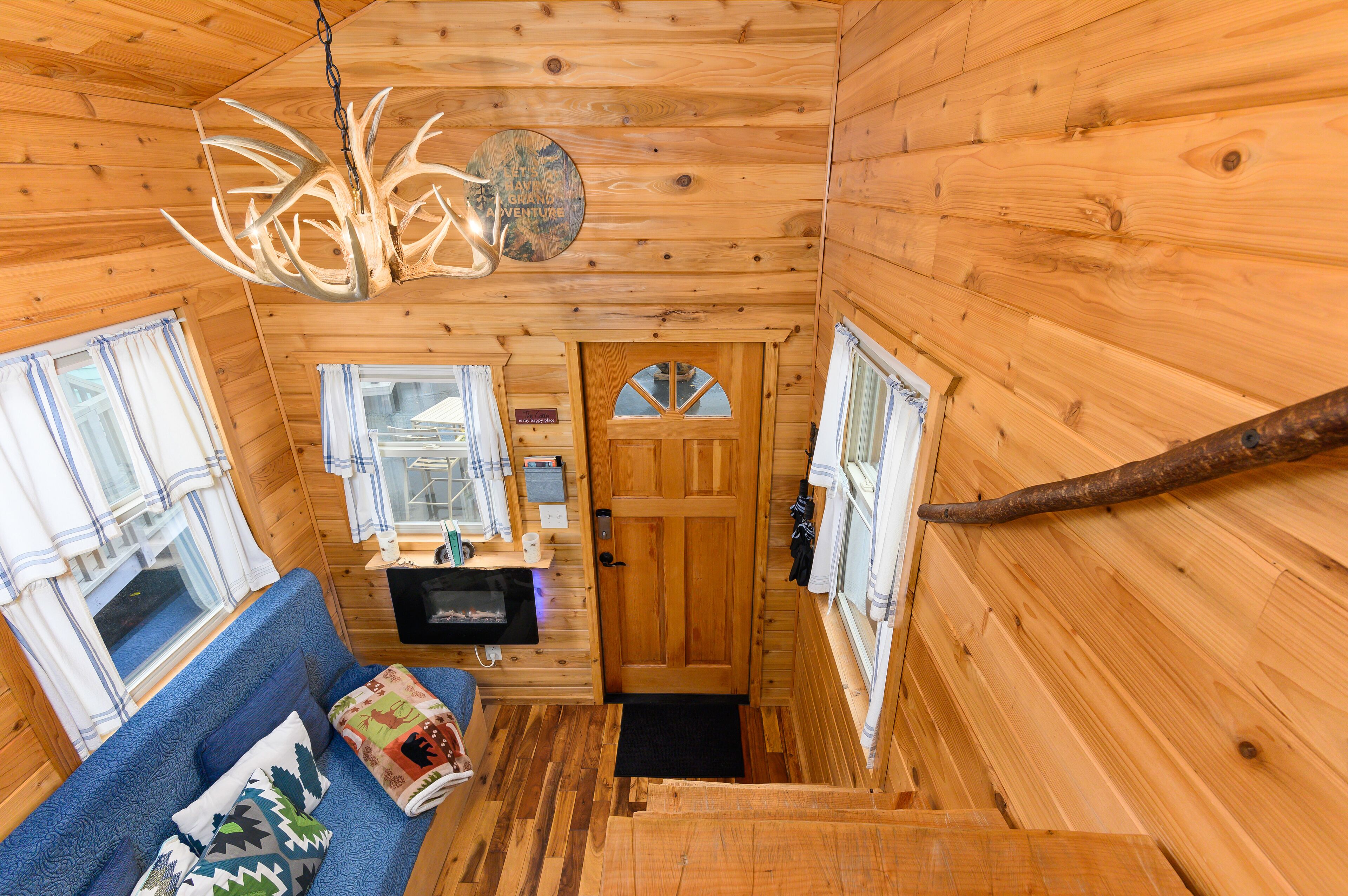 cabin - tiny house | 1 bedroom, egyptian cotton sheets, premium bedding, memory-foam beds
