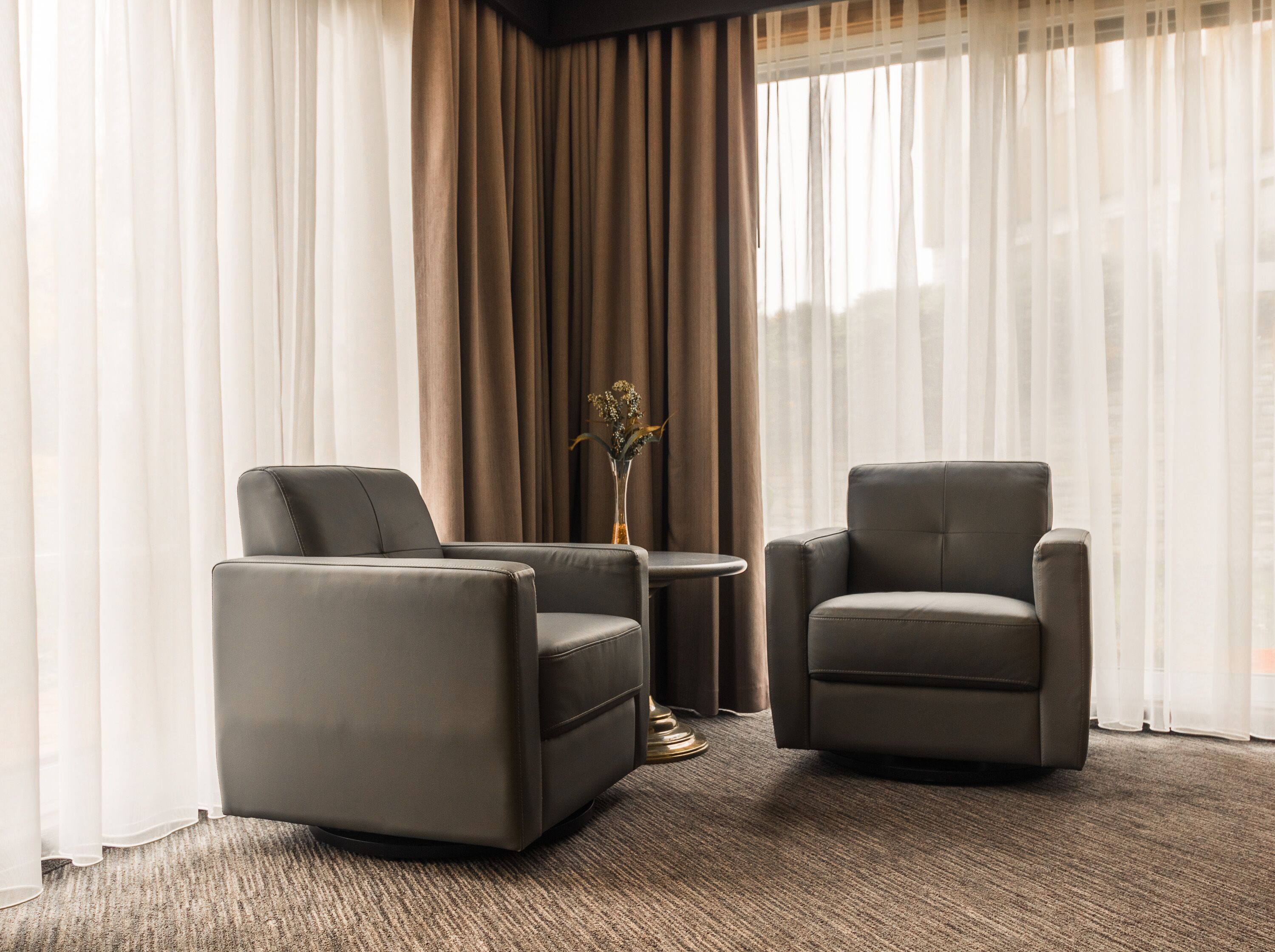 deluxe room, 1 king bed | down duvets, in-room safe, blackout curtains, soundproofing