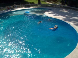 Kolam renang terbuka 