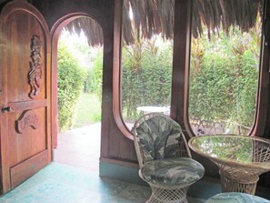 經濟小屋, 2 間臥室, 非吸煙房, 花園景觀 | 浴室 | 浴缸、免費盥洗用品 、吹風機、毛巾