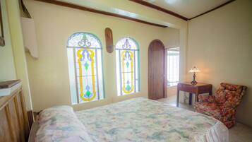 Standard Double Room, 1 Bedroom, Non Smoking, Garden View | Desk, bed sheets