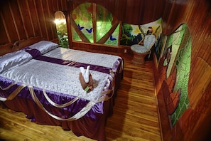 Cabana tradicional, 2 dormitoris, no fumadors, vistes al jardí | 1 dormitori, escriptori i roba de llit